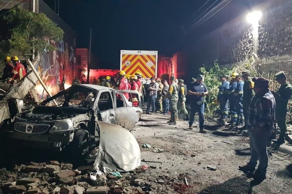 La madrugada de este miércoles concluyeron trabajos para recuperar los cuerpos de dos personas que murieron tras una explosión en La Barca.