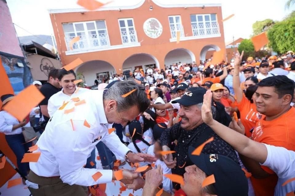 Pablo Lemus estuvo ayer con afiliados a la CTM.