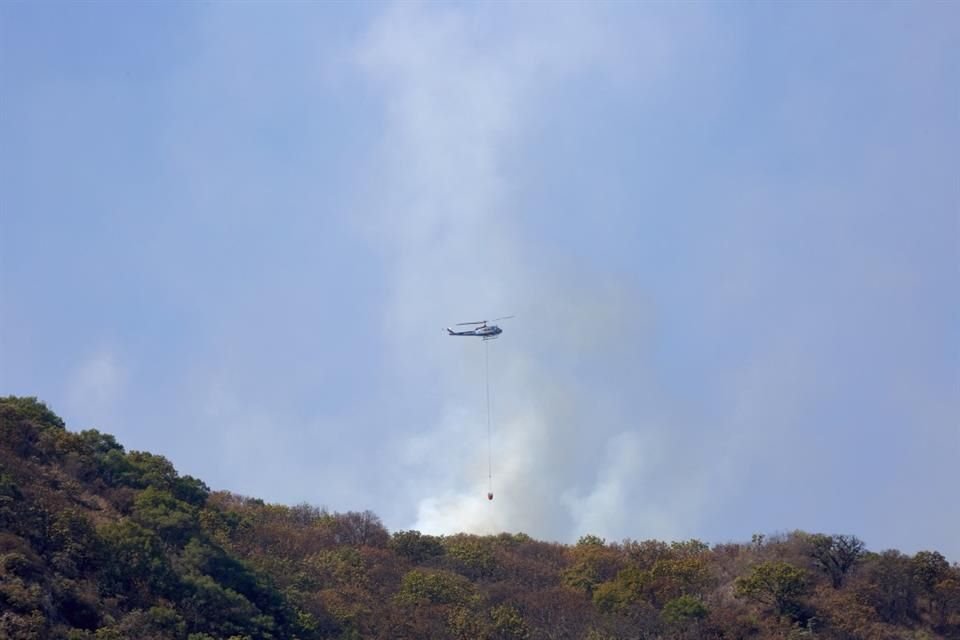 Debido al incendio que se registra en el Bosque La Primavera, las actividades al aire libre en escuelas de Guadalajara, Zapopan, Tlajomulco y Tala, serán suspendidas.