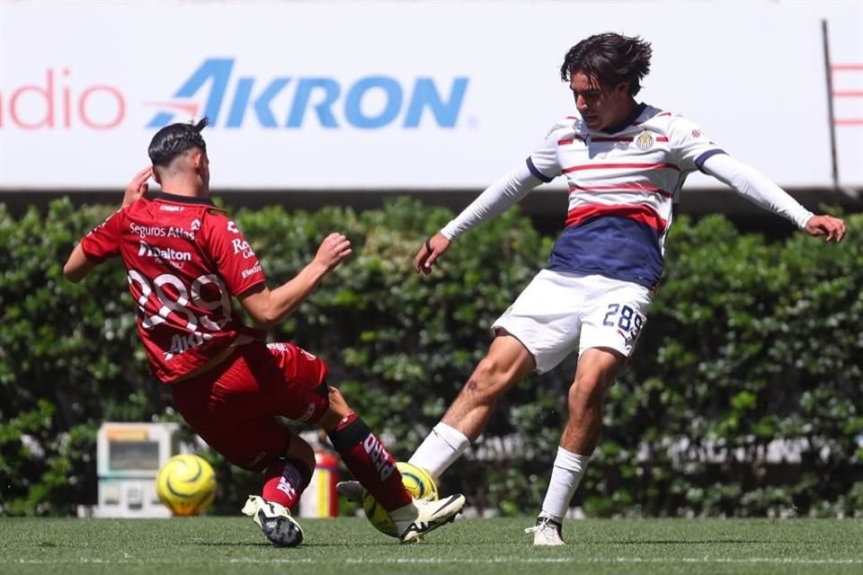 Las Chivas Sub 16 remontaron y vencieron 3-1 al Atlas, para pegar primero en la Ida de la Final de la categoría.