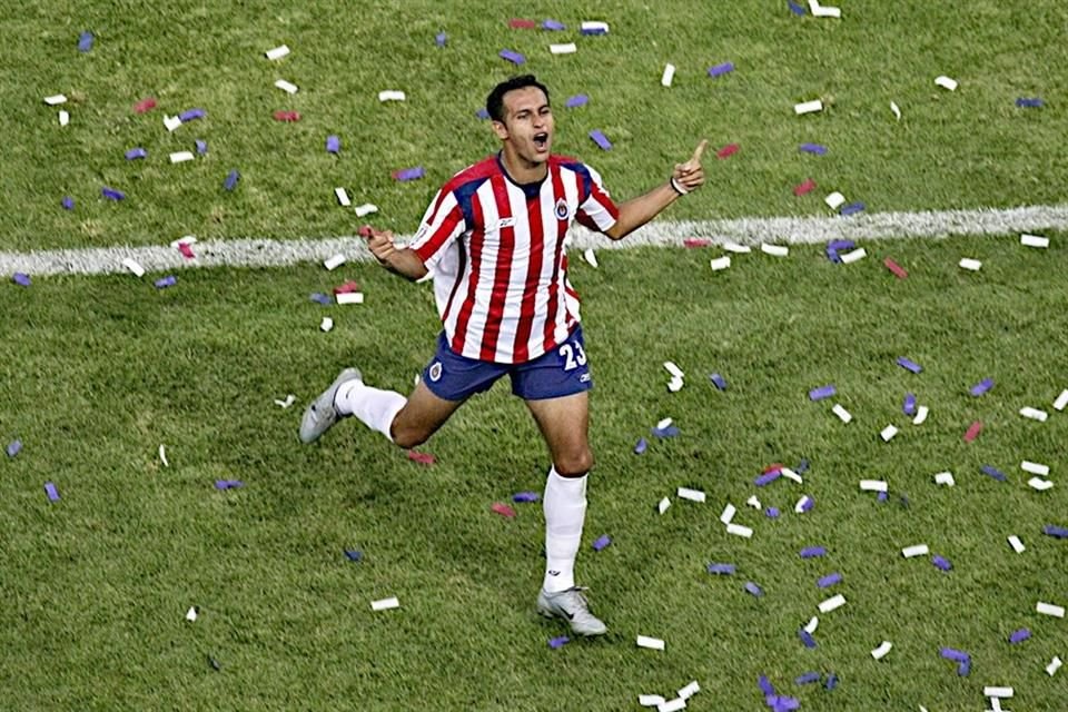 Juan Pablo Alfaro hizo dos goles como futbolista profesional, uno ante Boca Juniors.