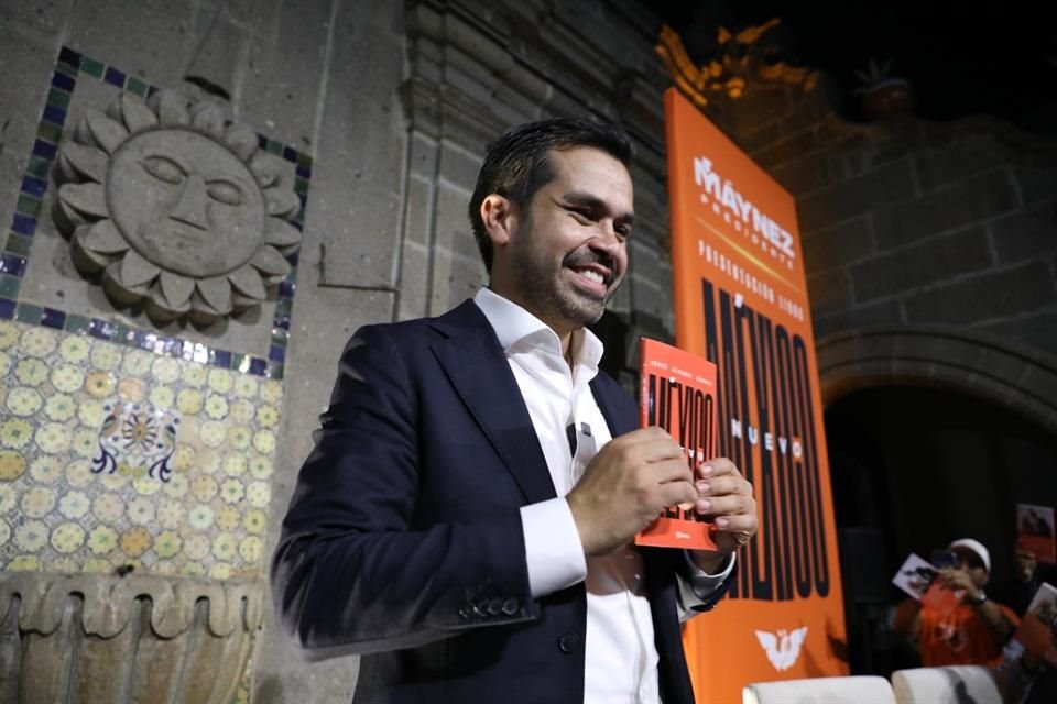Álvarez Máynez durante la presentación de su libro 'México Nuevo' en Casa Zuno, en Guadalajara.