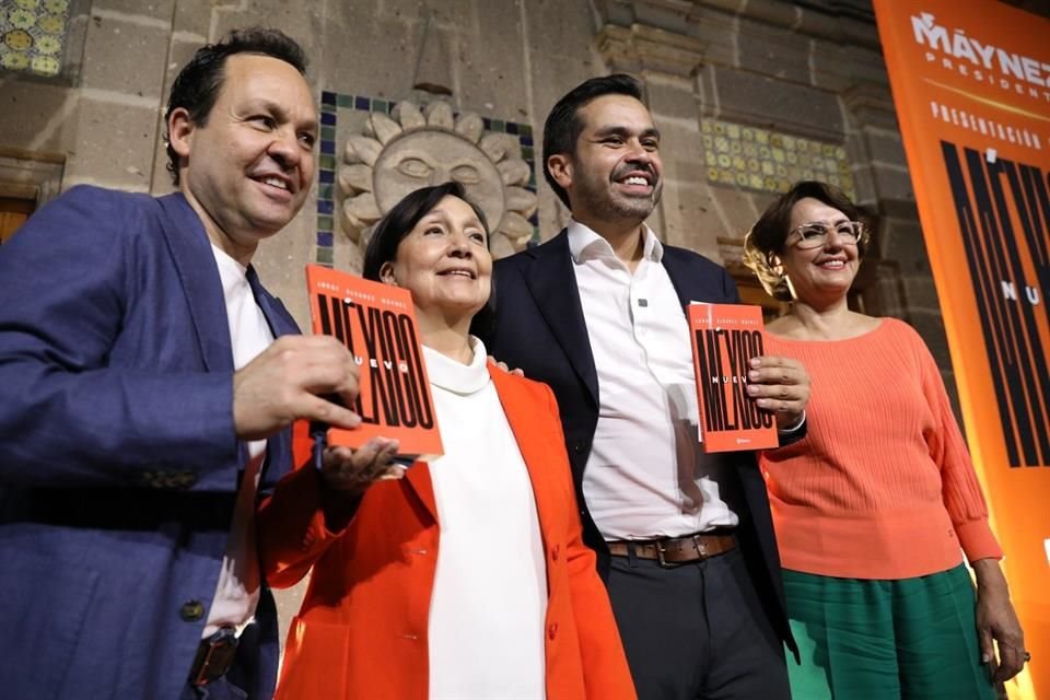 Legisladoras Patricia Mercado y Amalia García, así como el senador Clemente Castañeda, presentadores del libro de Máynez.