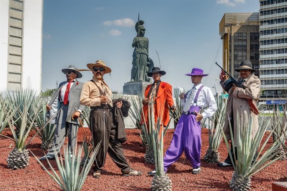 Muchas personas que construyen su identidad como mexicanos en aquel país, cuando retornan a México siguen cultivando la riqueza cultural chicana. 