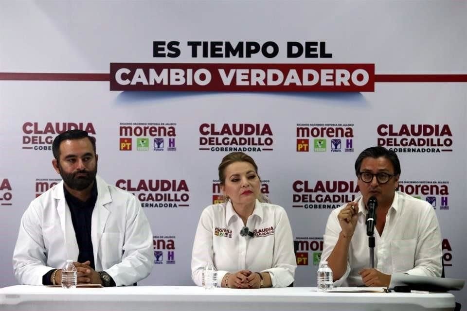 Delgadillo dio una conferencia de prensa acompañada de un nefrólogo.