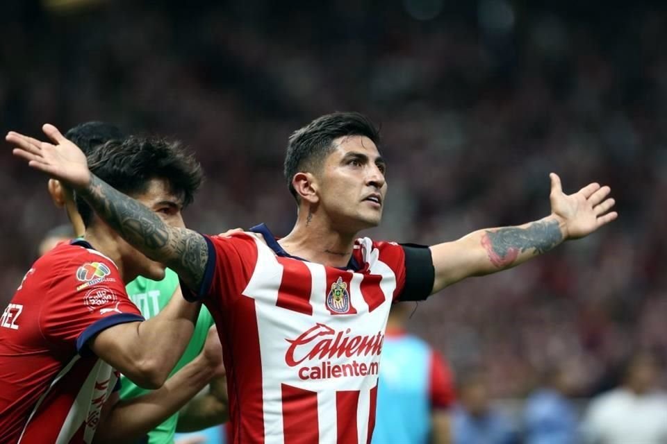 'Pocho' Guzmán en el festejo de su gol.