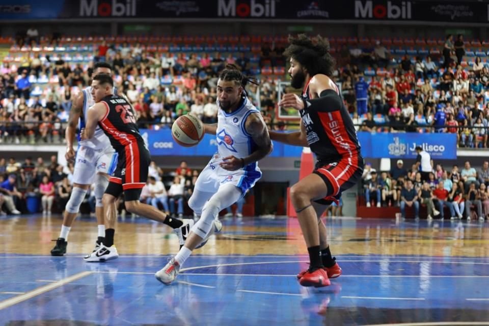 Astros vs Zonkeys en la Arena Astros.