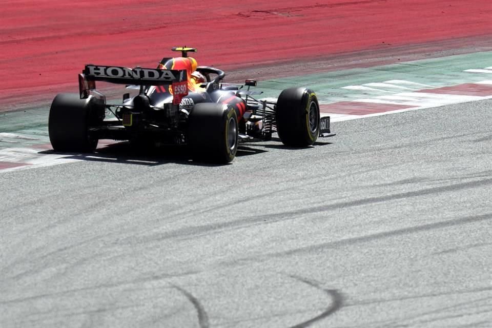 Checo entró muy veloz.