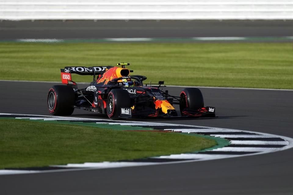 Checo saldrá quinto en la carrera Sprint.