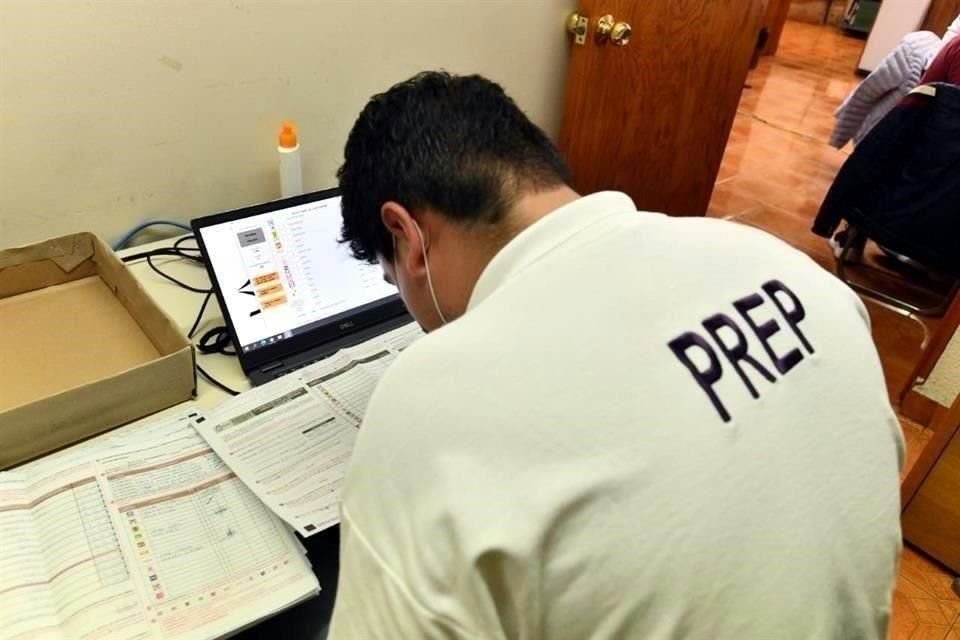 INE pagará 13 mdp a CFE para incrementar número de plantas de energía en todas sus oficinas del País para evitar riesgos en elección.