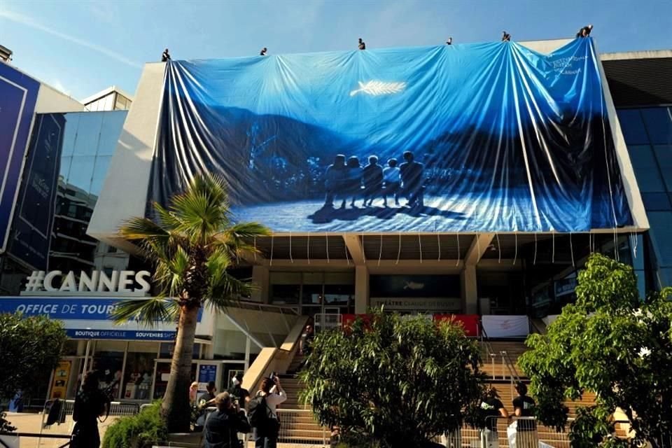 Un encuentro previo al Festival de Cannes fue transformado en un llamado a apoyar las demandas de huelga que amenazan al encuentro fílmico.