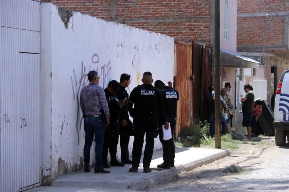 El cadáver calcinado de un hombre fue localizado la mañana de este martes en una casa improvisada ubicada en calles de la Colonia Lomas del Aeropuerto, en El Salto.