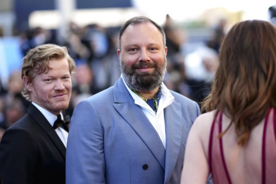 El cineasta Yorgos Lanthimos nuevamente diseccionó a la sociedad contemporánea con su nueva cinta 'Kinds of Kindness', presentada en Cannes.