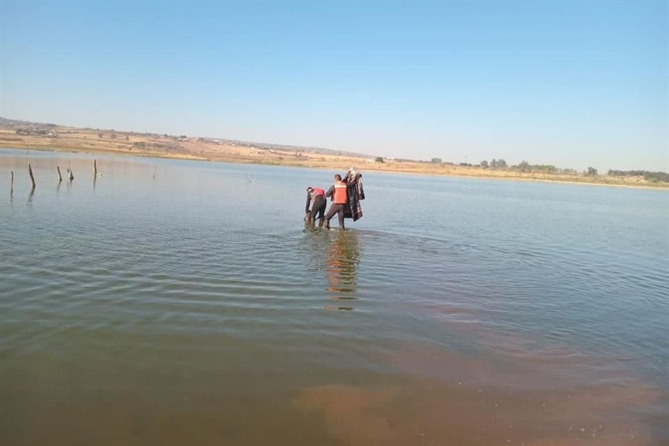 Dos hombres murieron luego de que su lancha se volcó en la presa La Partida, de Zapotlanejo.