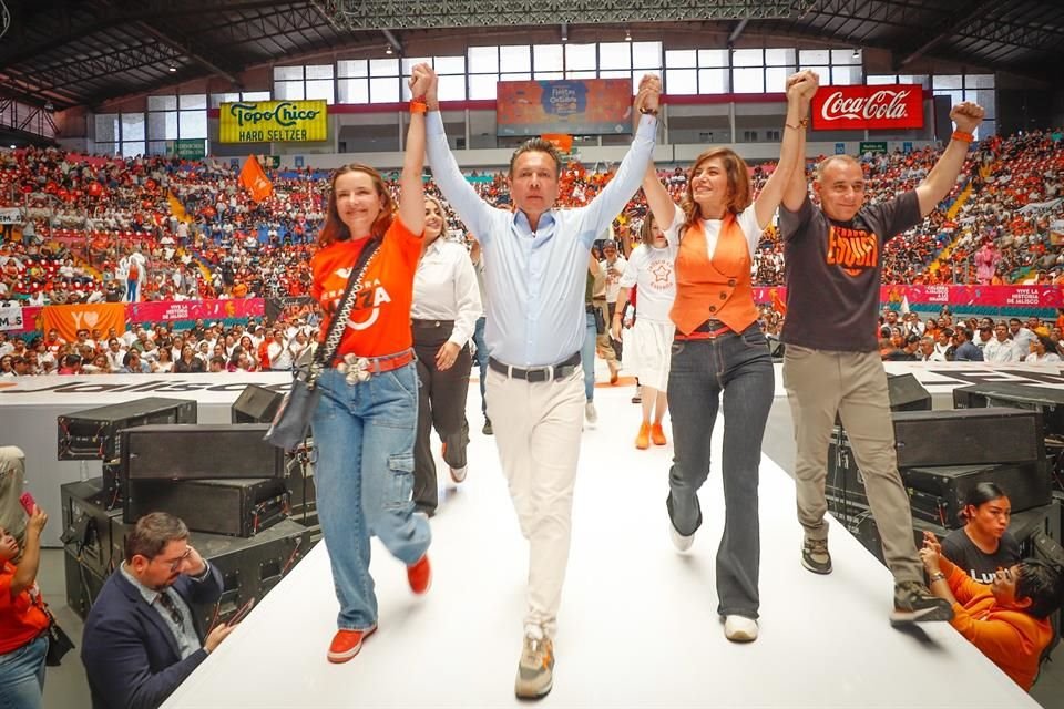 Pablo Lemus se reunió con maestros en el Auditorio Benito Juárez para presentar su proyecto educativo, en el que resaltó que Jalisco no educará con ideología de partido.