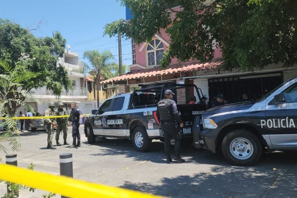 Cerca de las 11:00 horas de este domingo un hombre fue ejecutado a balazos en la Colonia Lomas del Paraíso, en Guadalajara.