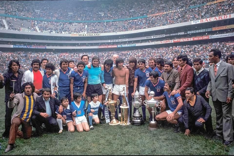 Luego de que el Cruz Azul consiguiera el título de la temporada 71-72 ante el América, nació la rivalidad entre ambos, una que a la fecha se mantiene.