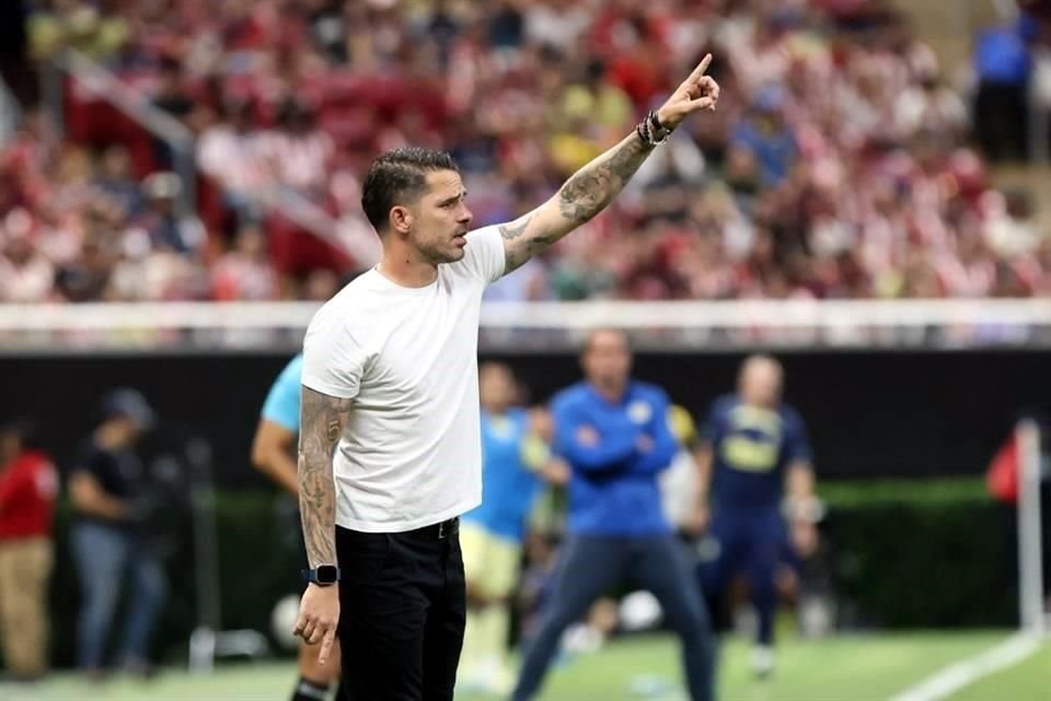 Fernando Gago, director técnico de Chivas.