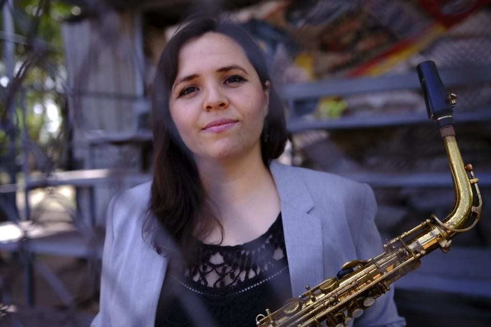 Sara Ventura comanda un trío en el que la música popular se fusiona con el jazz.