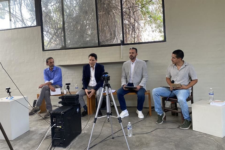 Santiago Baeza, representante del PAN, PRI y PRD; Noé Chávez, de MC y Jose Luis Íñiguez de la coalición Morena, Hagamos y Futuro.