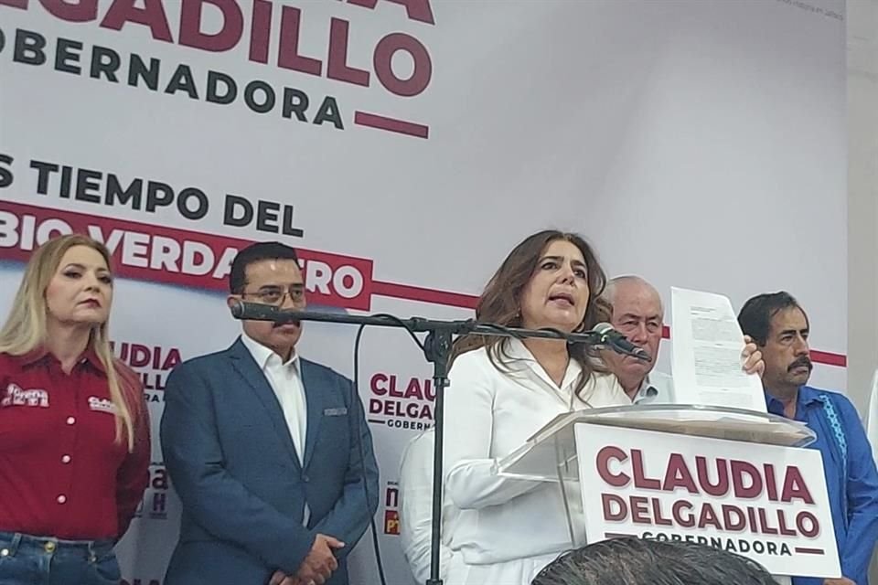 Cecilia Márquez, candidata de Morena a una diputación local plurinominal, informa que presentó denuncia ante la FGR contra Pablo Lemus, sus padres, un notario y tres empresas.