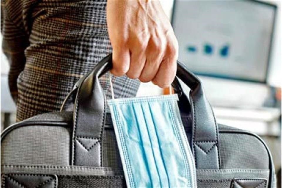 Tras pandemia, forma tradicional de trabajar necesita cambios, entre ellos mayor fluidez y transparencia en comunicación, dijeron expertas.