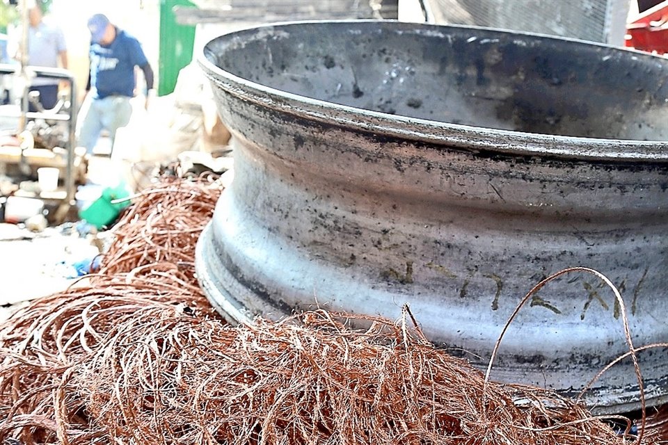 En negocios dedicados a la chatarra y reciclaje de metales pagan el cable de cobre a entre 150 y 170 pesos el kilo, dependiendo del calibre y la calidad.