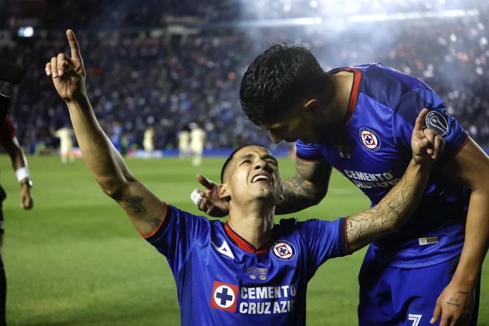 Uriel Antuna celebró hasta las lágrimas.