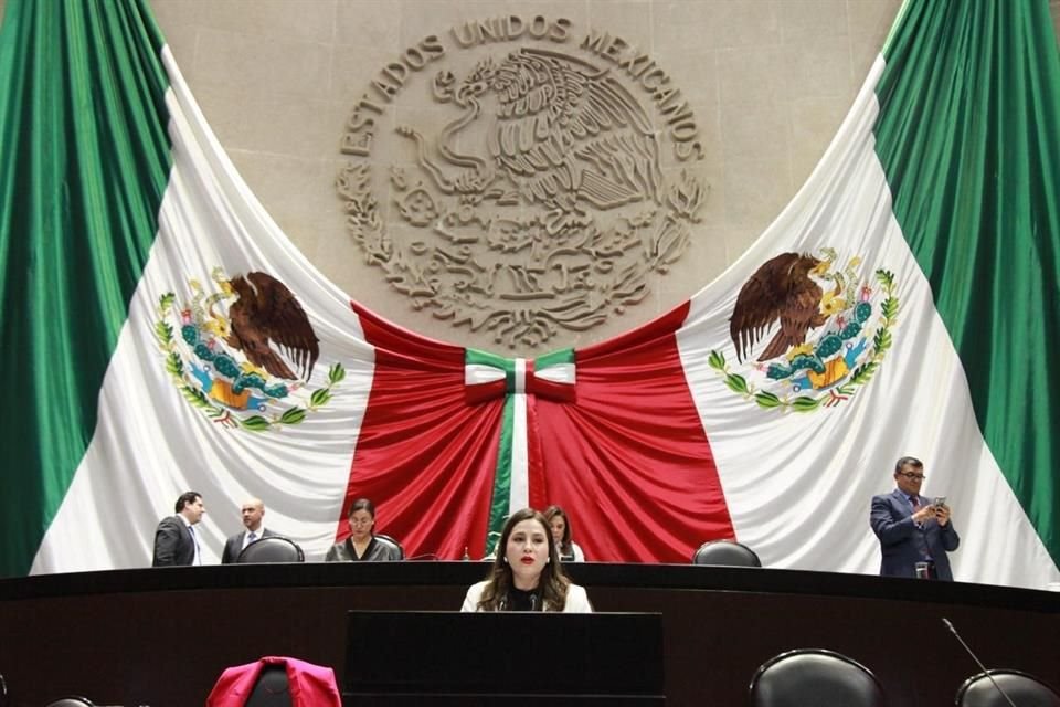 La diputada federal morenista, Janeth Sánchez Cruz, pretende que organismos federales indaguen cuentas bancarias de la emecista Verónica Delgadillo.