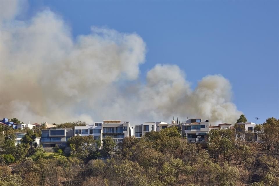 Los elementos, supuestamente, habían visto una columna de humo antes.