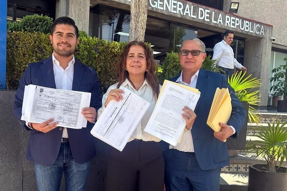 Morena presentó una denuncia penal en contra de Pablo Lemus, por presunta delincuencia organizada y defraudación fiscal.