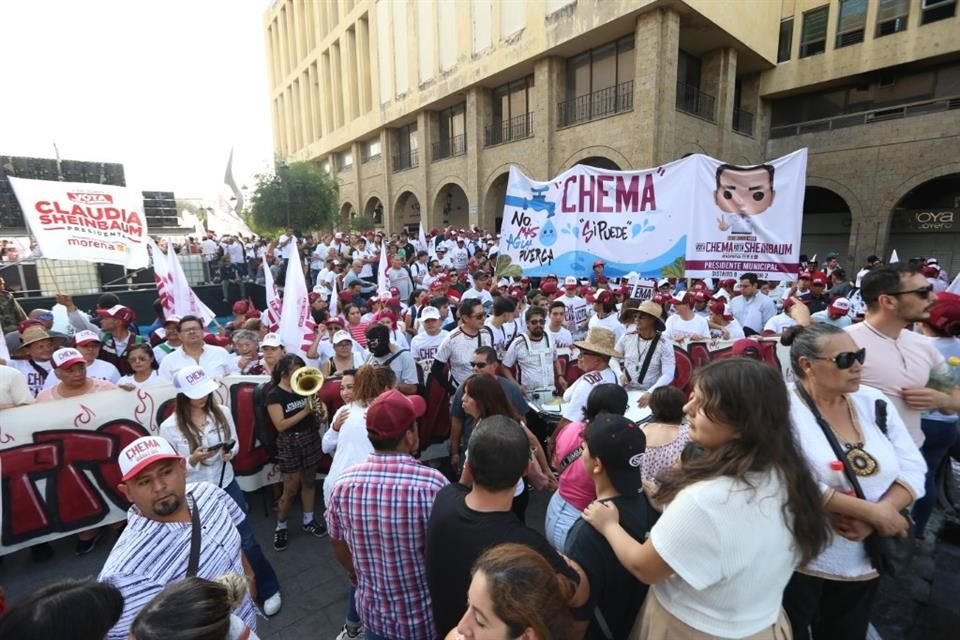 Igualmente se vio el apoyo para 'Chema' Martínez, candidato por GDL.