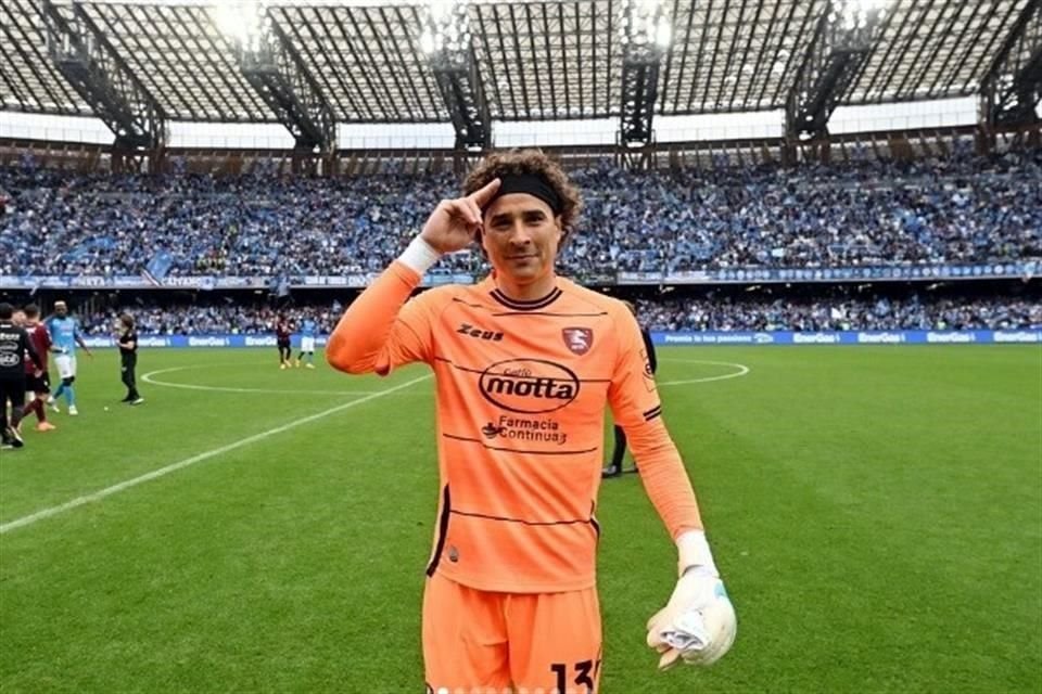 El mexicano se despidió de la gente del Salernitana y agradeció el apoyo que recibió.