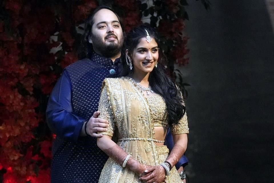 Radhika Merchant y Anant Ambani, la pareja de novios celebrarán la boda oficial en julio.