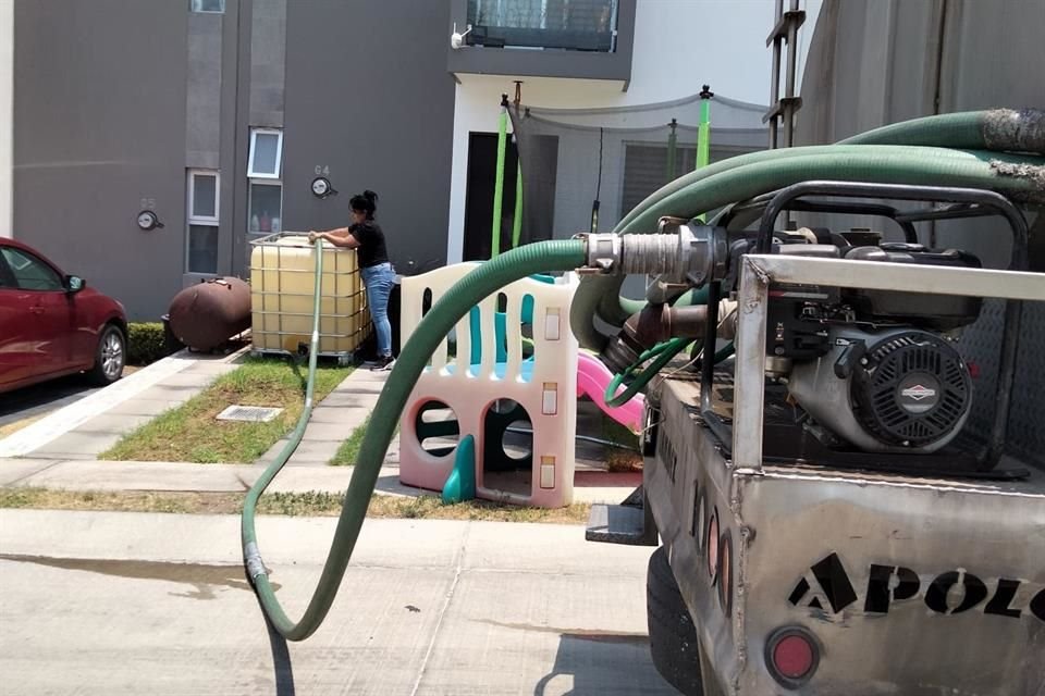 Los vecinos de El Fortín lanzaron un ultimátum: o abren la llave para que el agua llegue hasta la última casa o bloquearán el Periférico y avenidas principales.