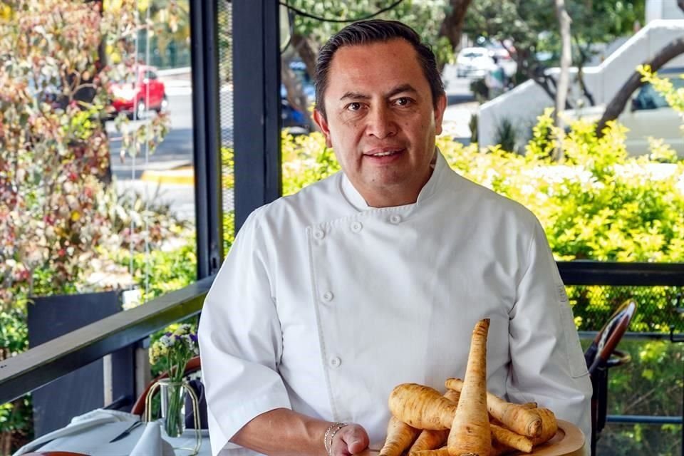 Berny Soto, chef de Soto Bistro, impulsa eventos que aumenten la oferta de estilos en su comedor en Providencia.