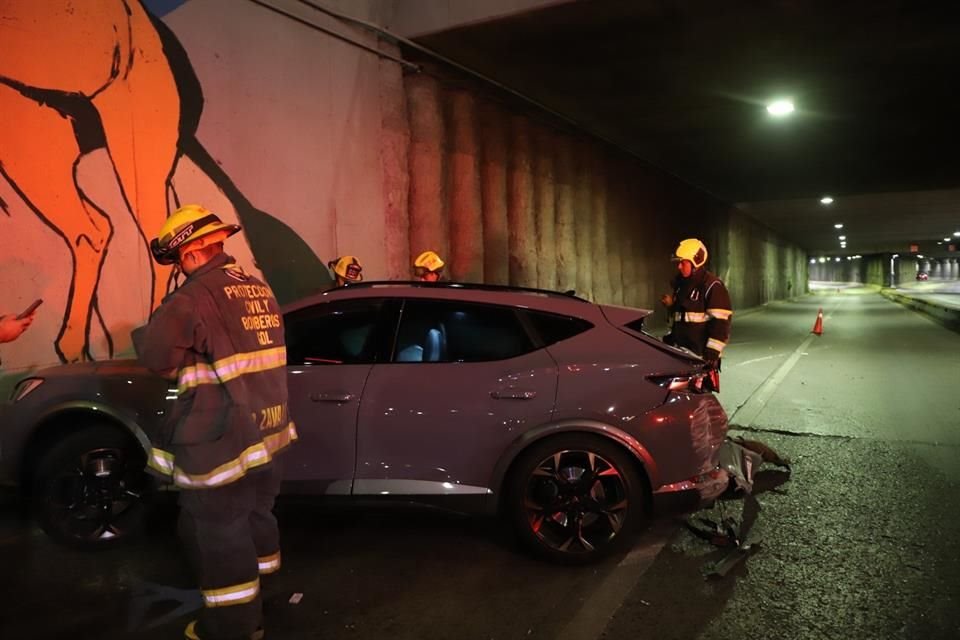 Con las placas, buscarán al dueño del carro y lo citarán para pagar los daños.