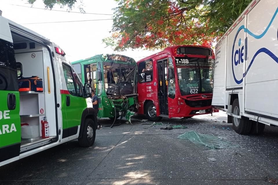 El choque se dio entre un camión de la ruta 639 y otro de la ruta 622.