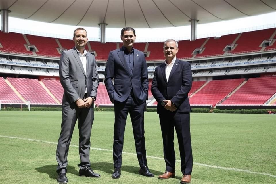 Fran Pérez Lázaro (izq.), Fernando Hierro y Juan Carlos Martínez.