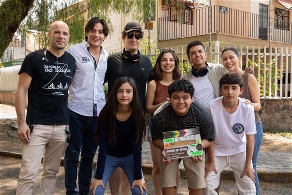 El elenco de 'Jardines del Bosque' cuenta con Fiona Palomo (Control Z, El Roomie), Maximiliano Nájar (Los Lobos, Rabia), Beto Ramírez y Daphne Méndez.