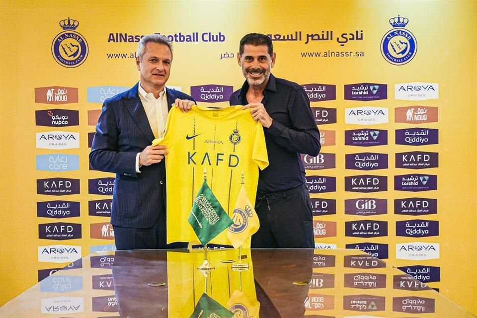 Fernando Hierro presentado en el Al Nassr.