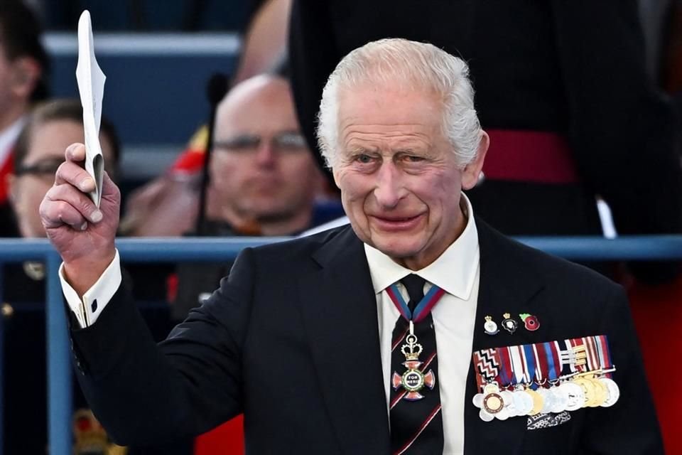 El rey británico acudió al gran festejo después de retomar la agenda real en medio de sus tratamientos por cáncer.