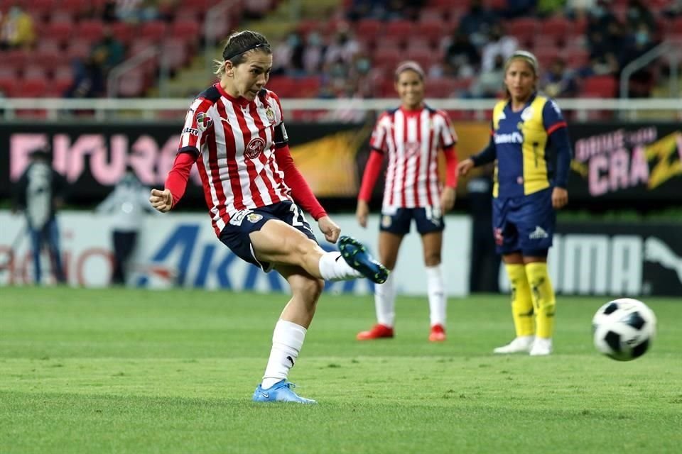Las Chivas femenil debutaron en el Apertura 2021 con una goleada de 5-0 al Atlético de San Luis, en el Estadio Akron.