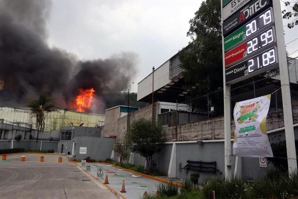 Los servicios de emergencia confirmaron que hasta el momento no hay lesionados, solo personas atendidas por crisis nerviosa.