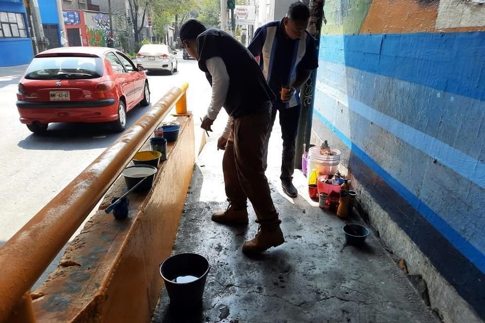 Además de reponer el mural borrado por error en Álvaro Obregón, se realiza el rescate de otros tres murales en bajopuentes.