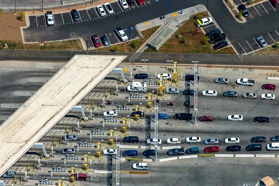 Las fronteras terrestres entre Estados Unidos y México han estado cerradas a los viajes no esenciales desde marzo de 2020, cuando estalló la pandemia de Covid-19.