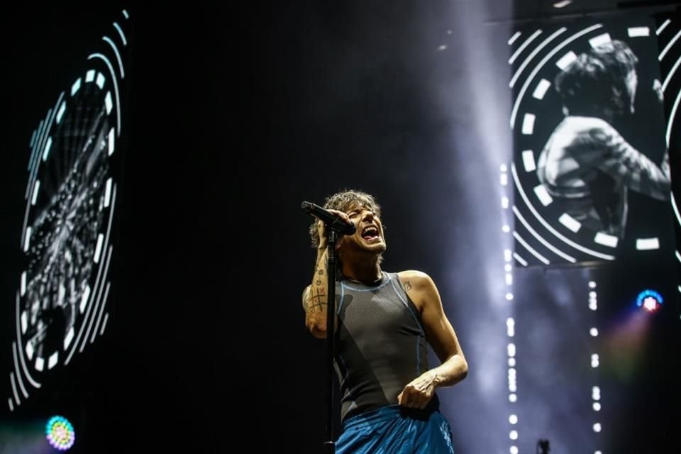 15 mil asistentes en la Arena VFG mostraron su emoción por Louis Tomlinson con gritos ensordecedores.