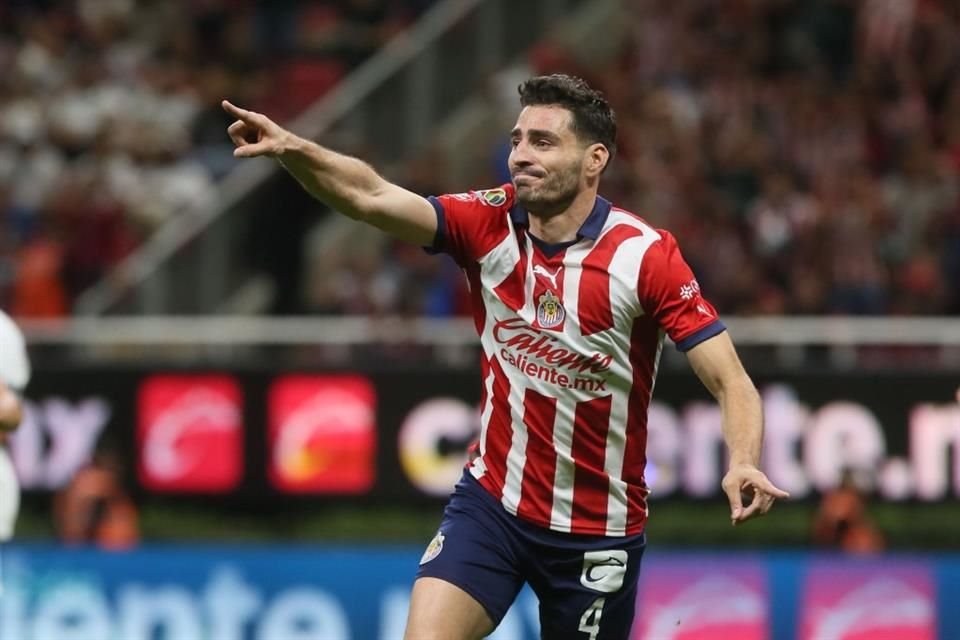 Antonio Briseño es uno de los que si se incorporaron al viaje de pretemporada de Chivas.