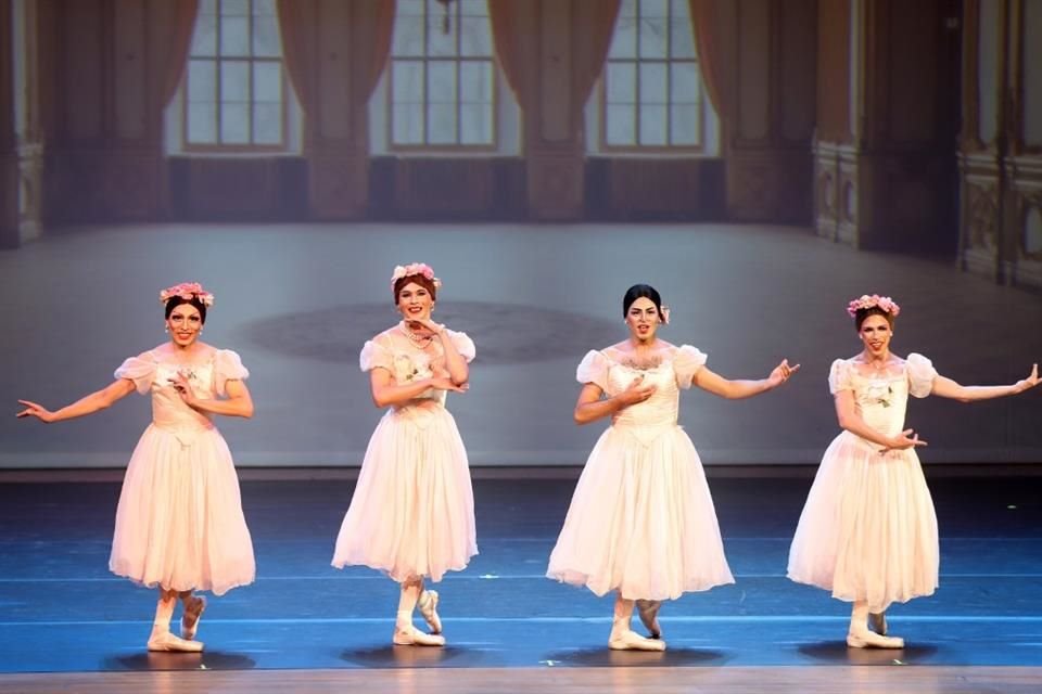 'Men in Pink Tights', una muestra de ballet única, con piezas clásicas, pero todas interpretadas por hombres, cautivó a los tapatíos.