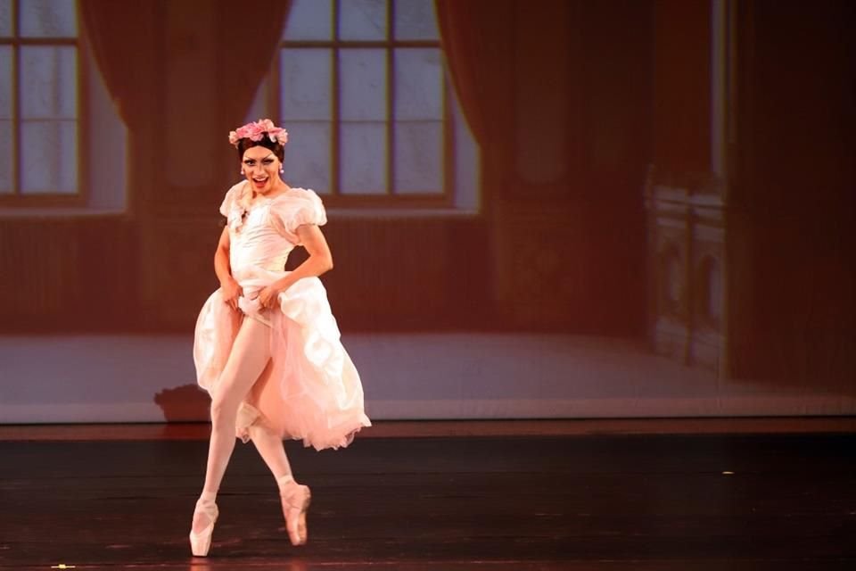 'Men in Pink Tights', una muestra de ballet única, con piezas clásicas, pero todas interpretadas por hombres, cautivó a los tapatíos.